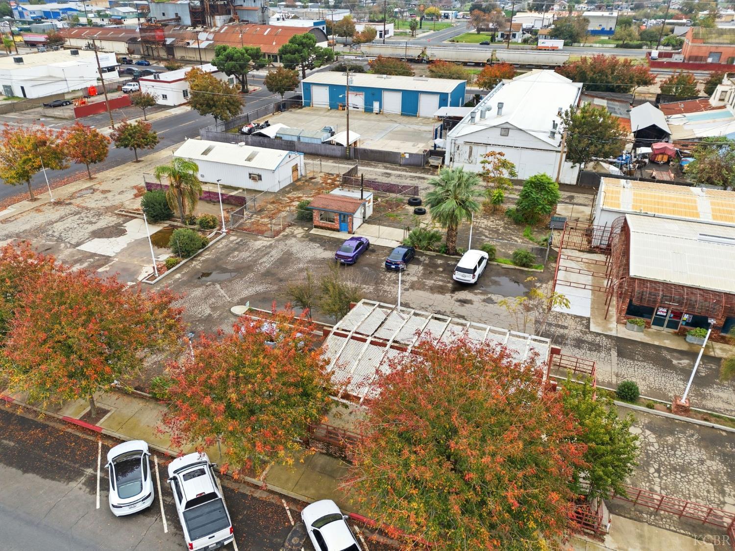 221 E 7th St, Hanford, CA 93230