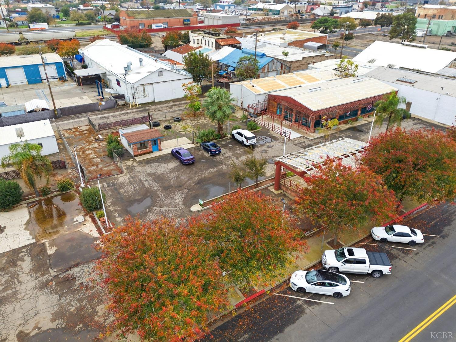 221 E 7th St, Hanford, CA 93230