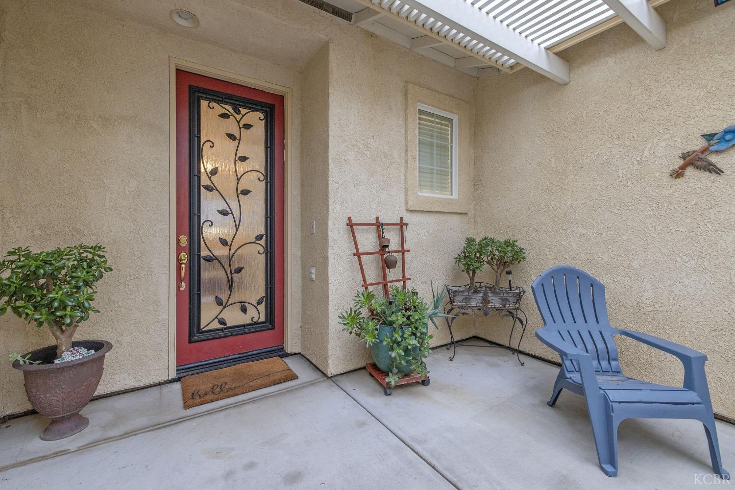 714 N Magna Carta Ave, Hanford, CA 93230