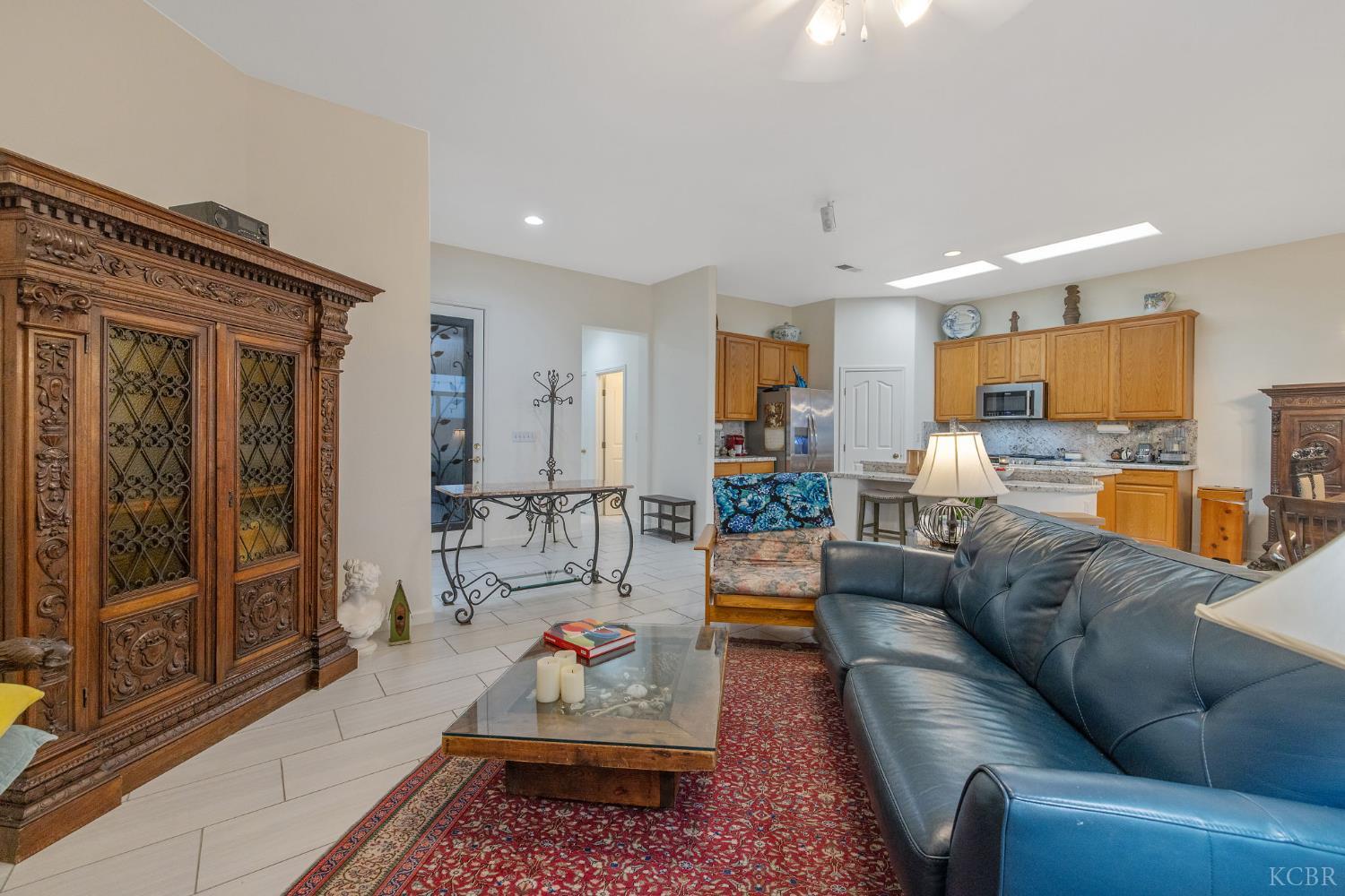 714 N Magna Carta Ave, Hanford, CA 93230