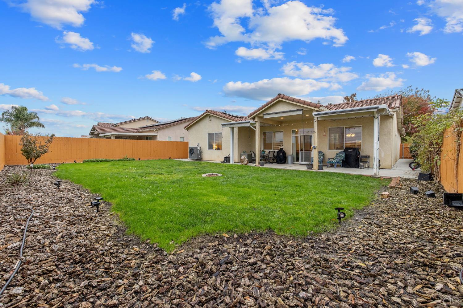 714 N Magna Carta Ave, Hanford, CA 93230