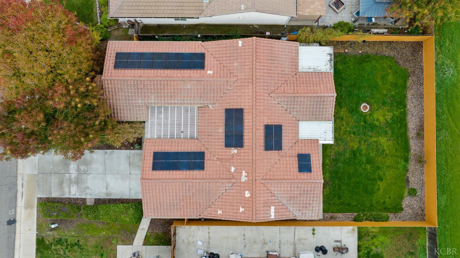 714 N Magna Carta Ave, Hanford, CA 93230