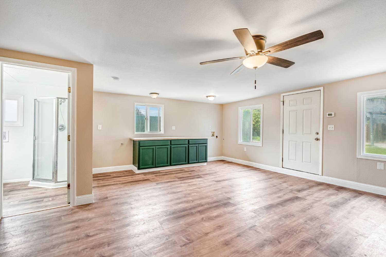 1802 McKinley Ave, Hanford, CA 93230