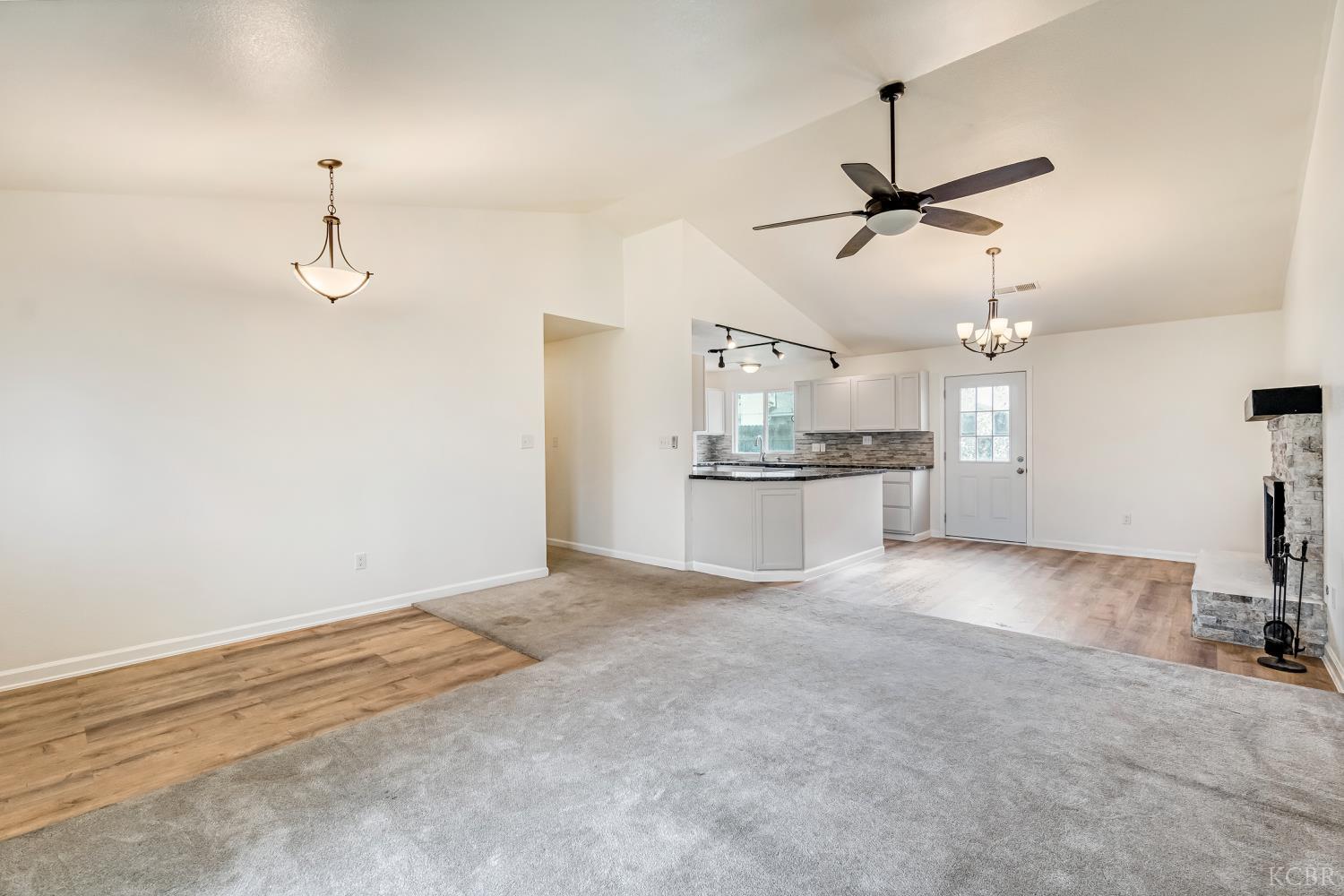 1359 Acacia Ct, Lemoore, CA 93245