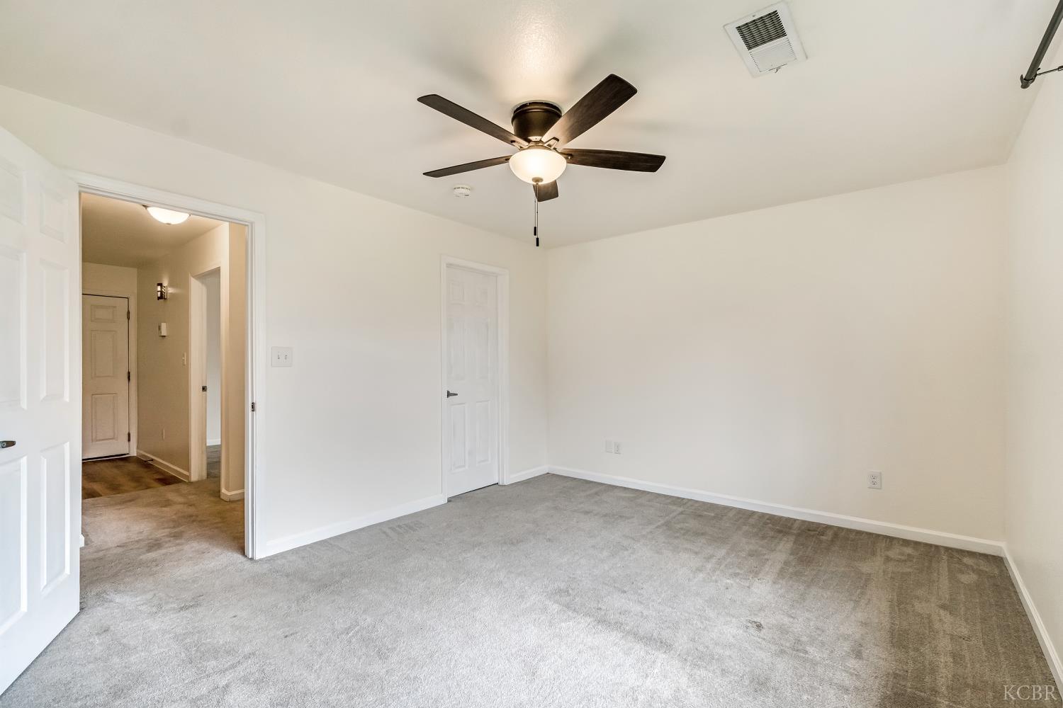 1359 Acacia Ct, Lemoore, CA 93245