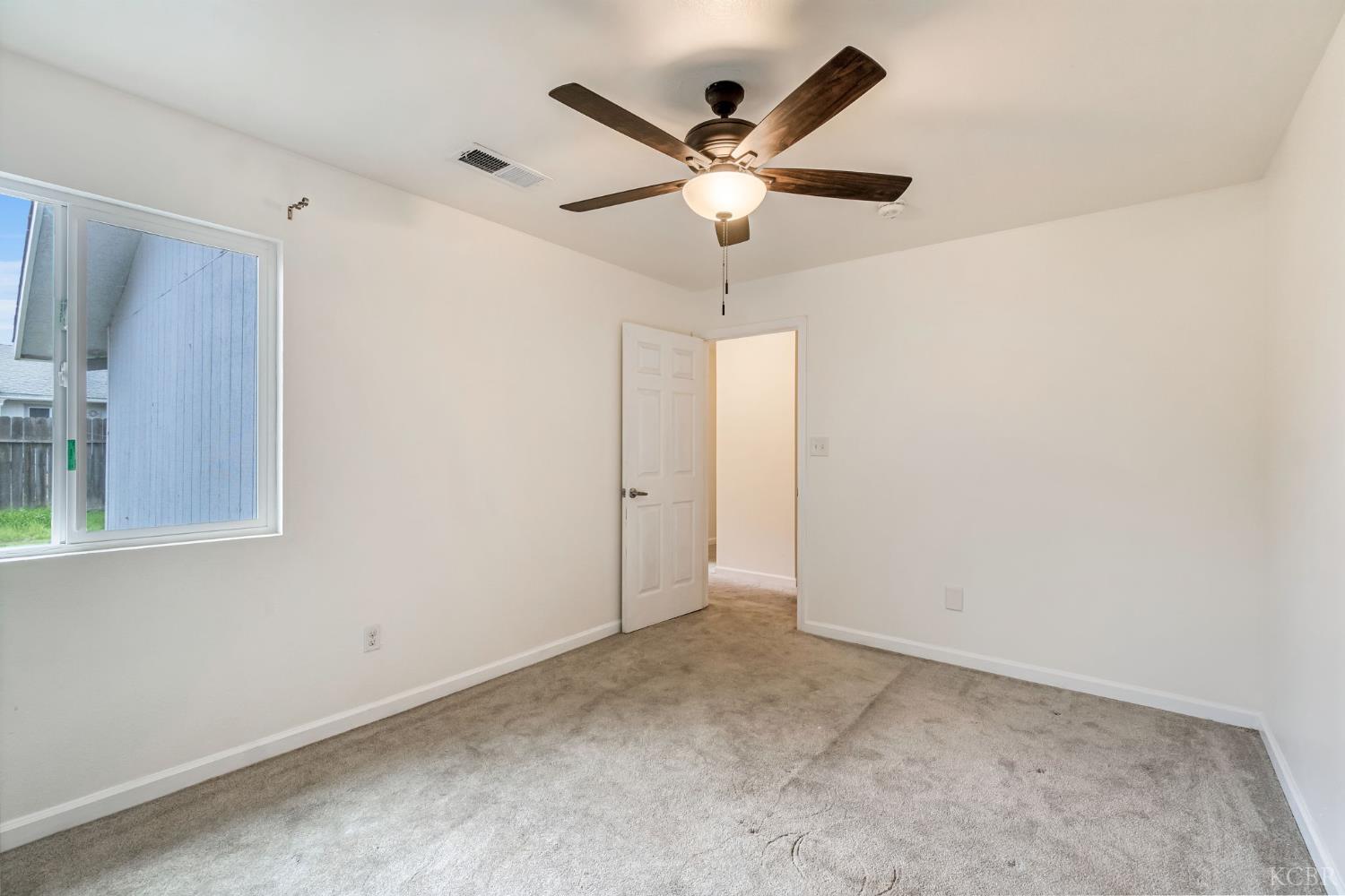 1359 Acacia Ct, Lemoore, CA 93245