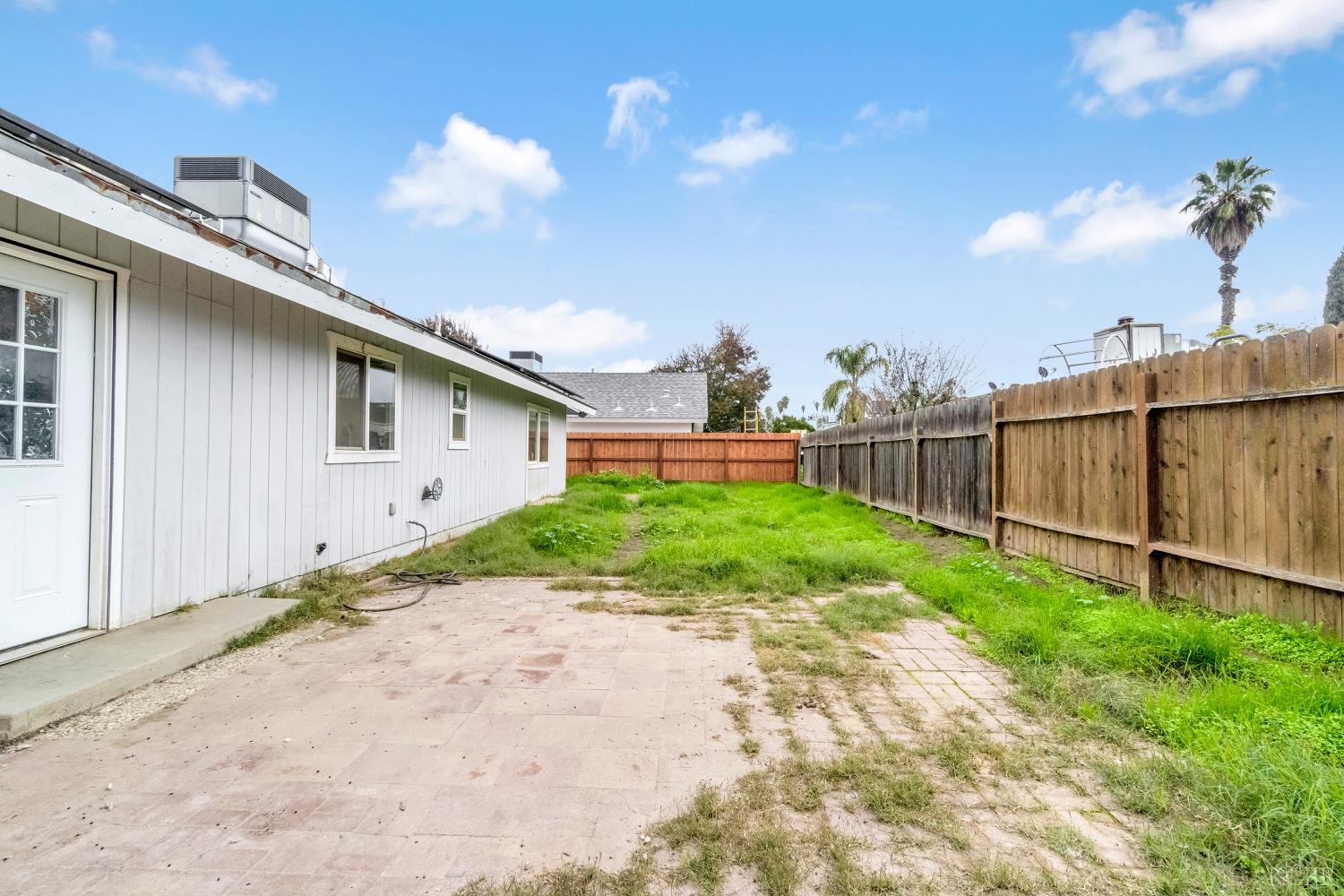 1359 Acacia Ct, Lemoore, CA 93245