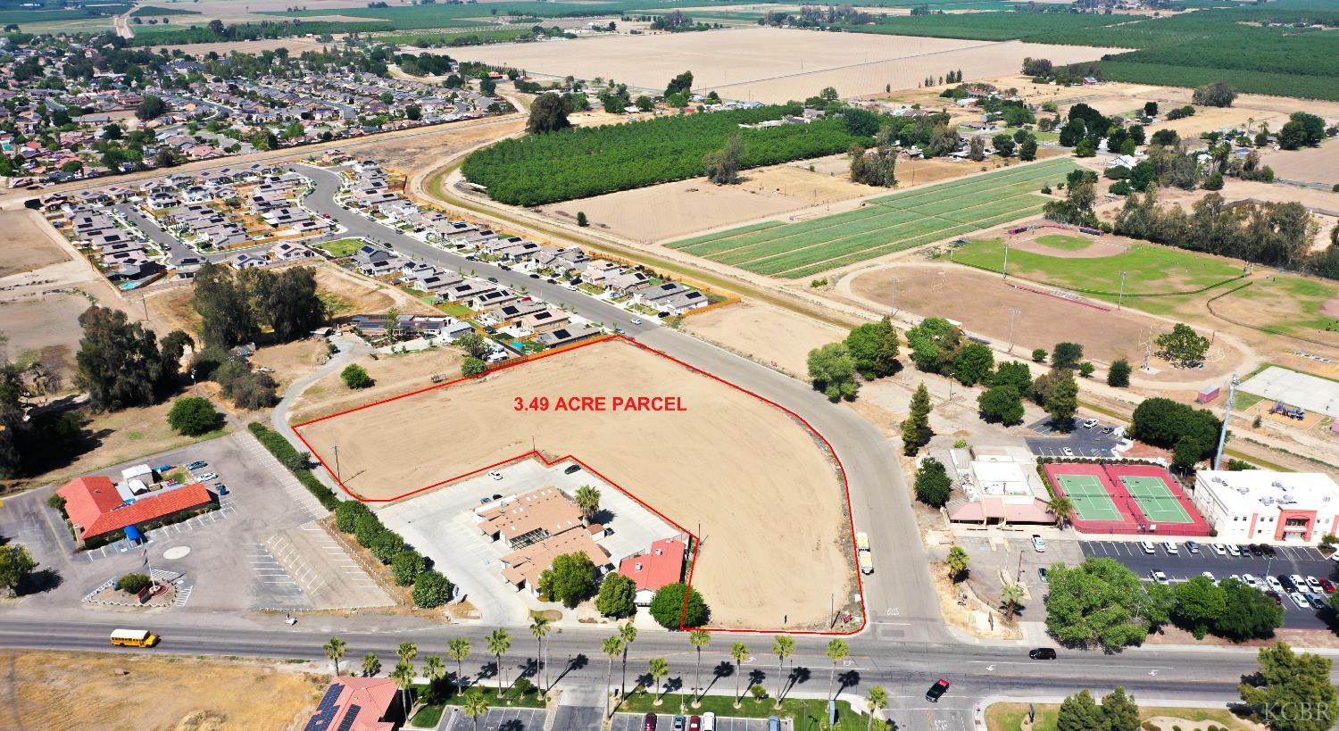 836 E D St, Lemoore, CA 93245