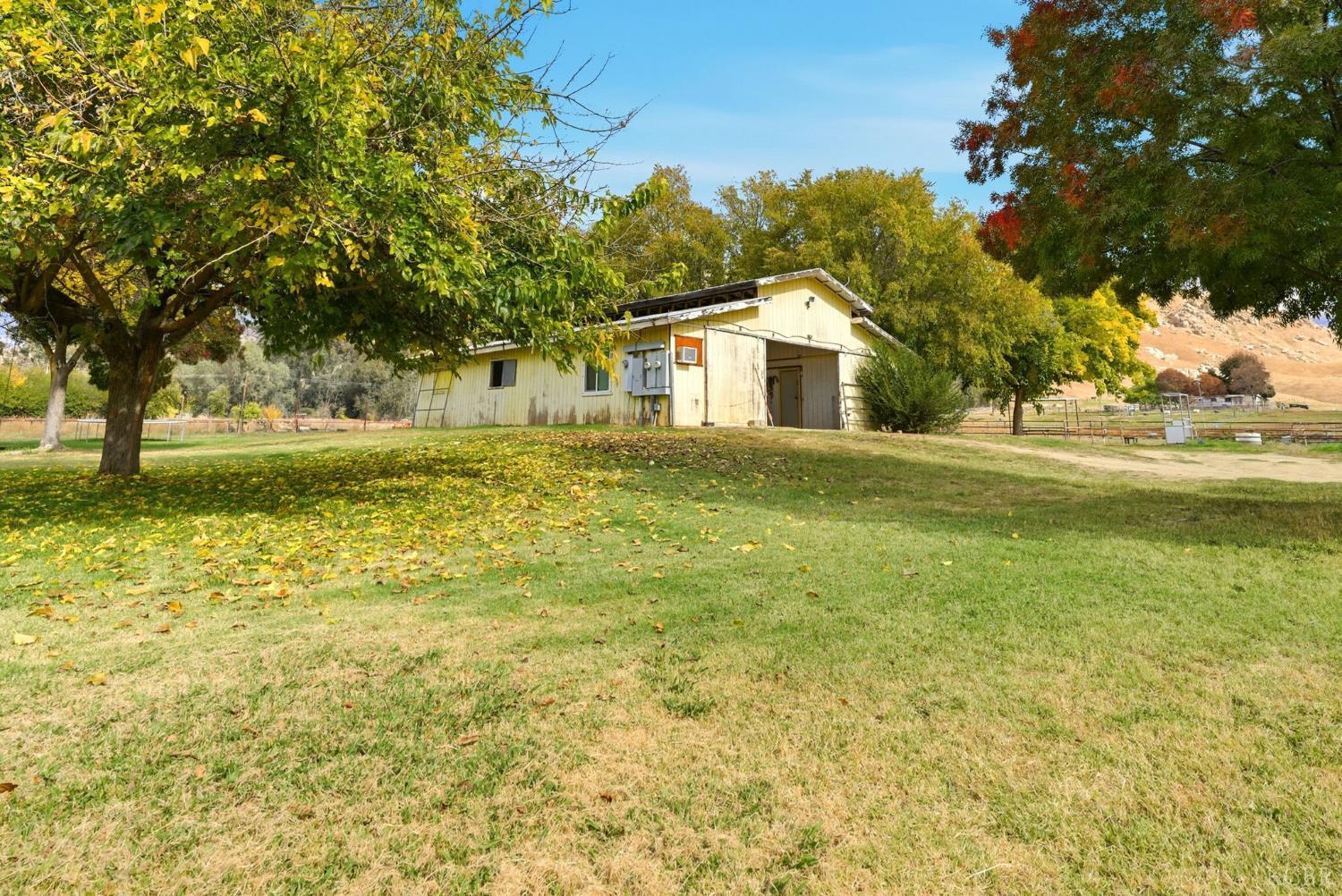 32272 Avenue 176 B&C, Springville, CA 93265