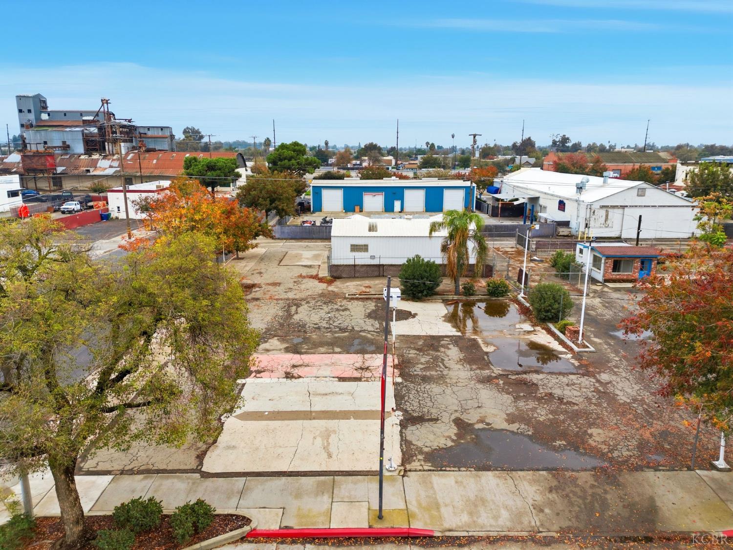 233 E 7th St, Hanford, CA 93230