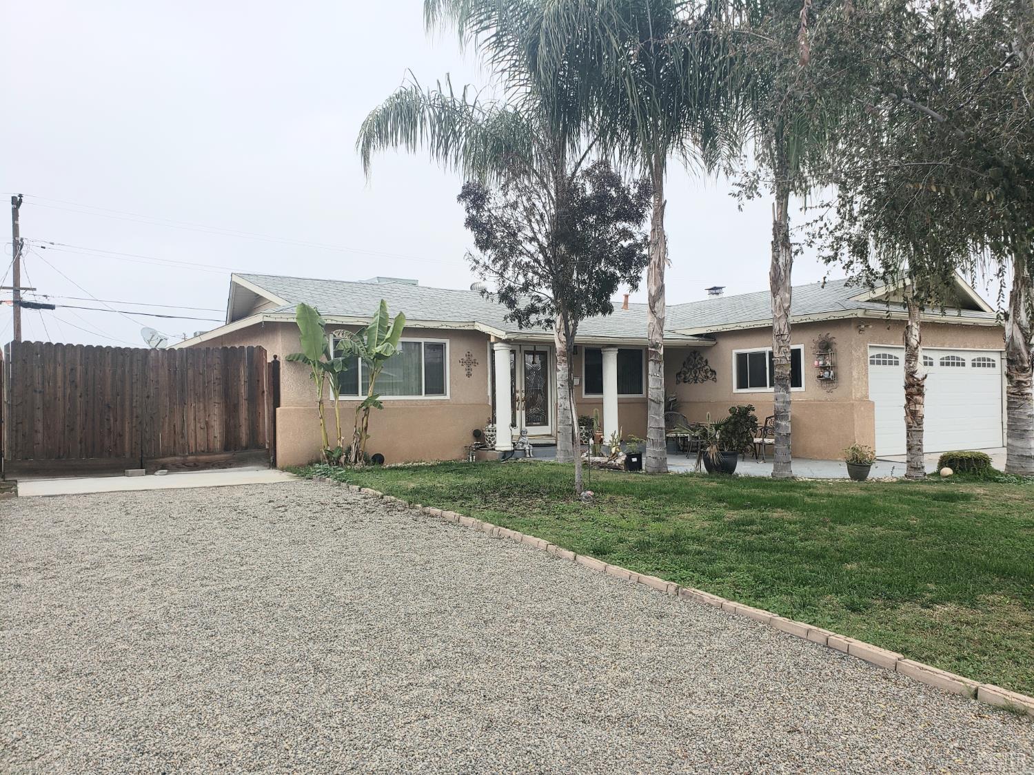 150 W Deodar Ln, Lemoore, CA 93245