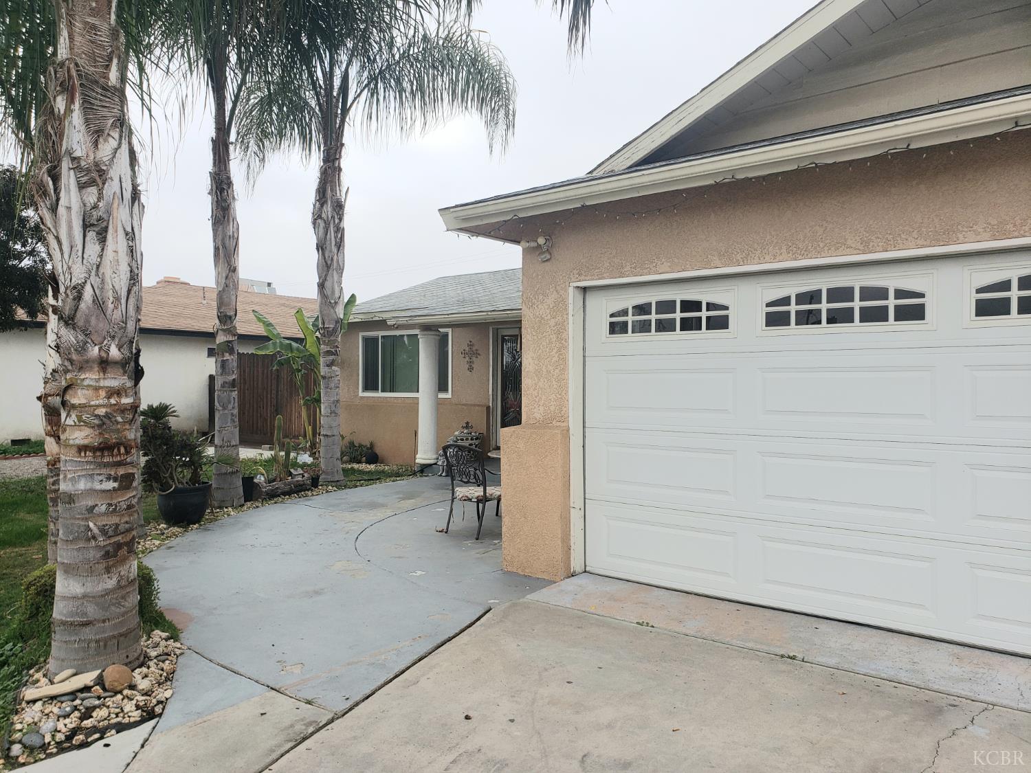 150 W Deodar Ln, Lemoore, CA 93245