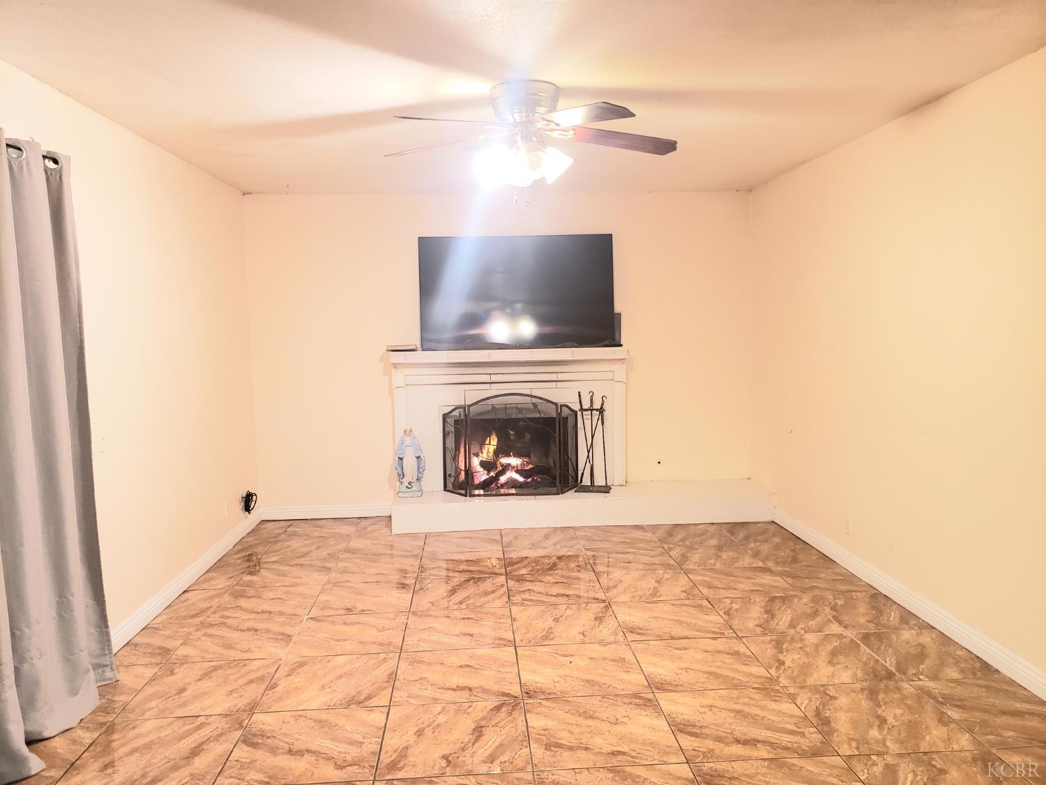 150 W Deodar Ln, Lemoore, CA 93245