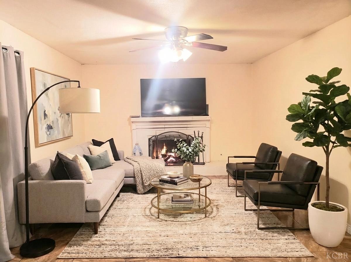 150 W Deodar Ln, Lemoore, CA 93245