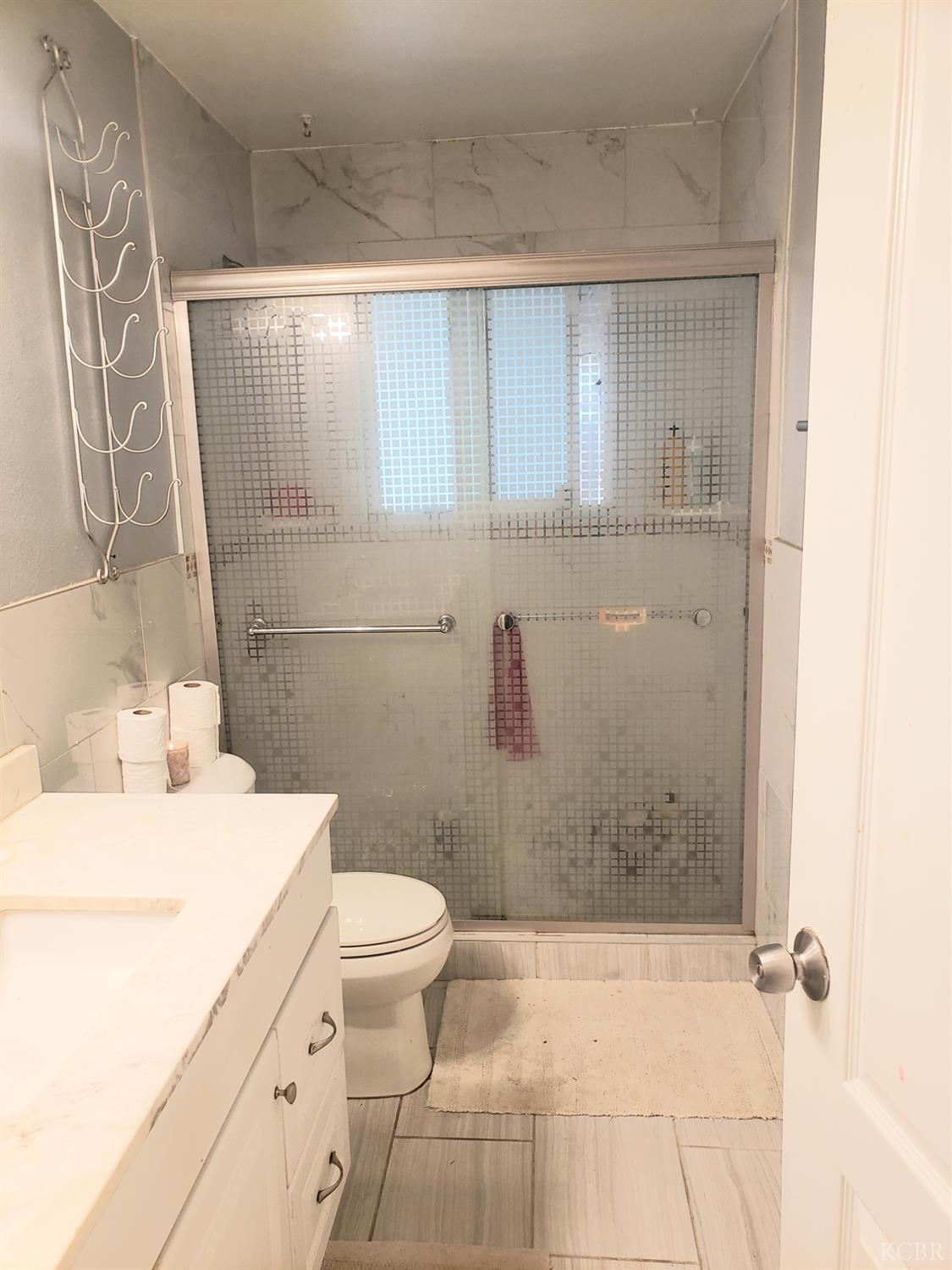 150 W Deodar Ln, Lemoore, CA 93245