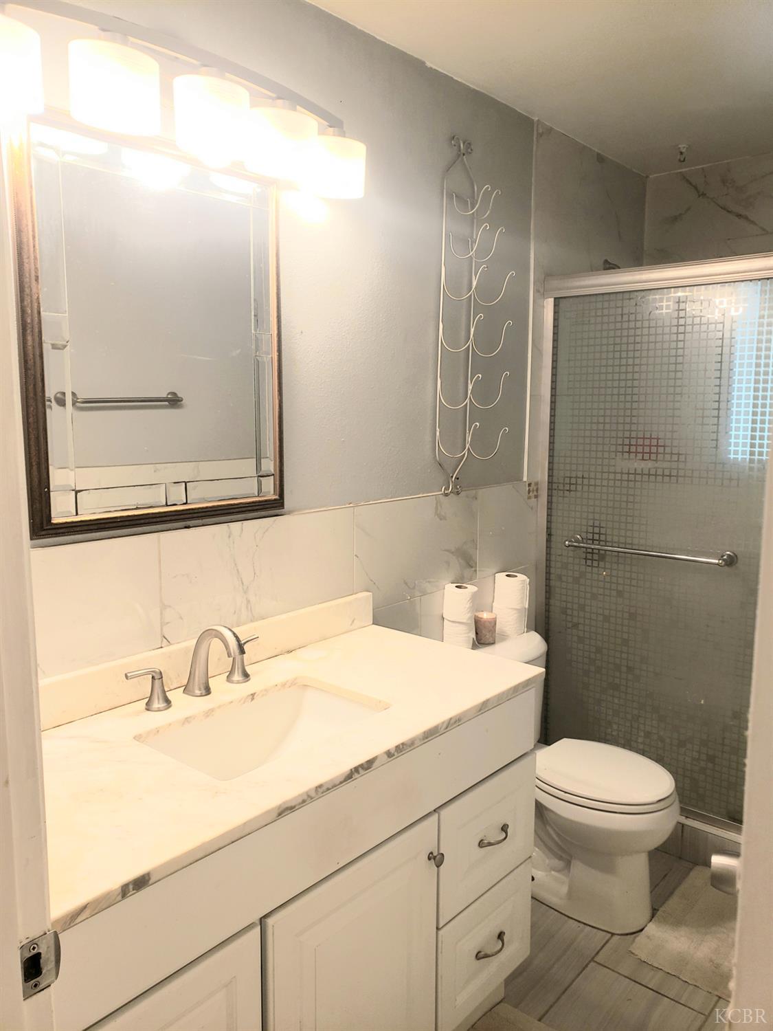 150 W Deodar Ln, Lemoore, CA 93245