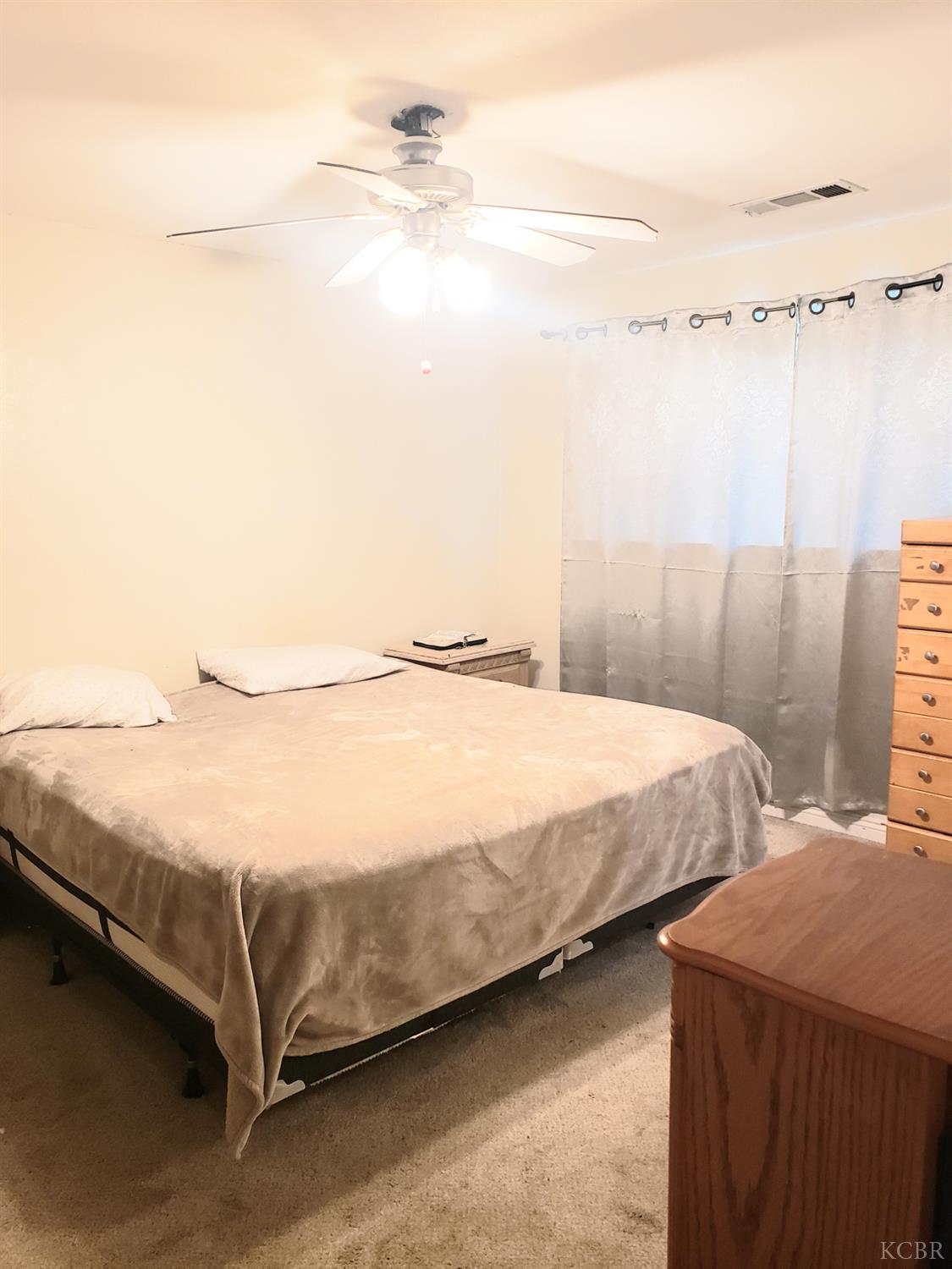 150 W Deodar Ln, Lemoore, CA 93245