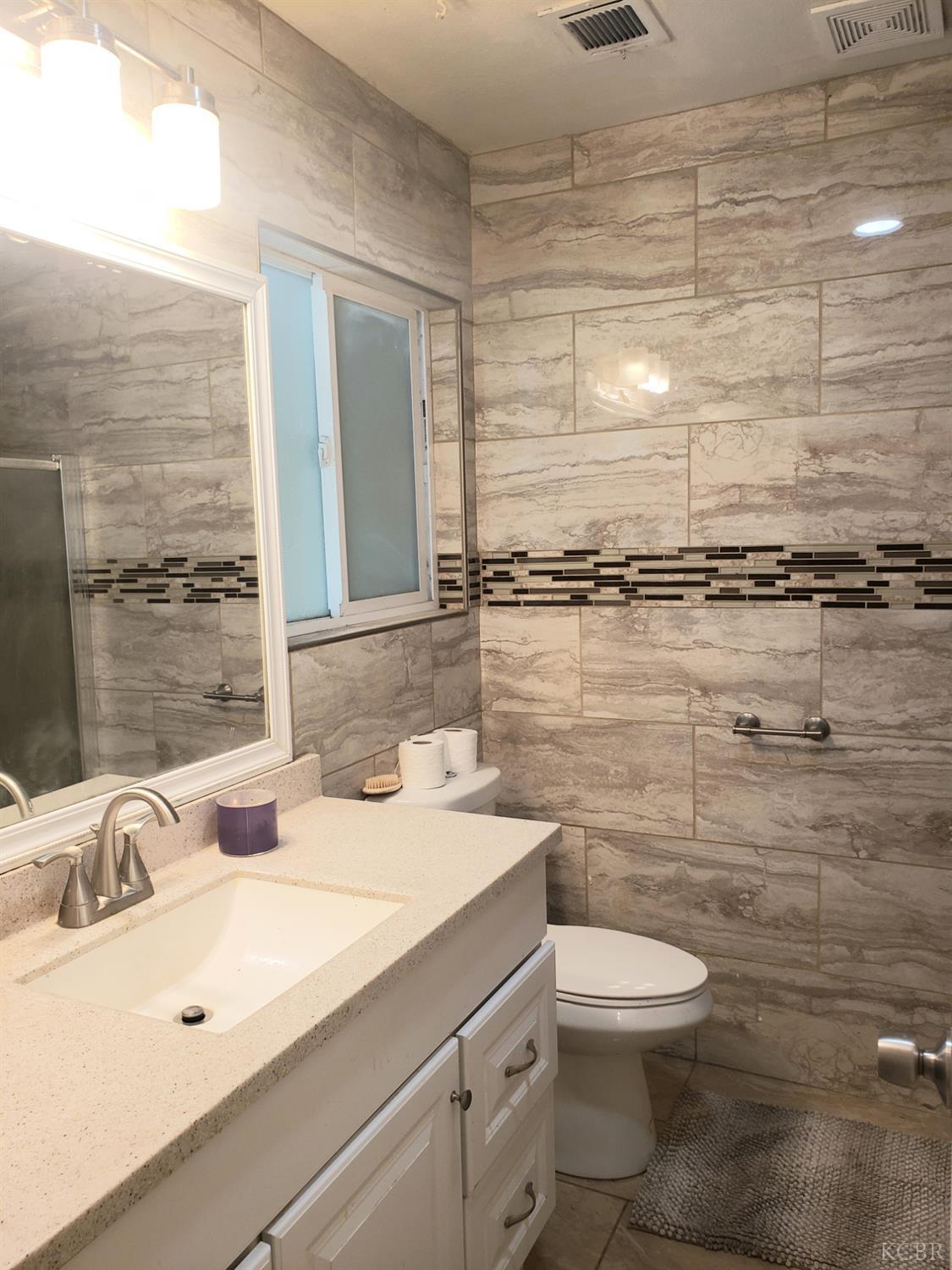 150 W Deodar Ln, Lemoore, CA 93245