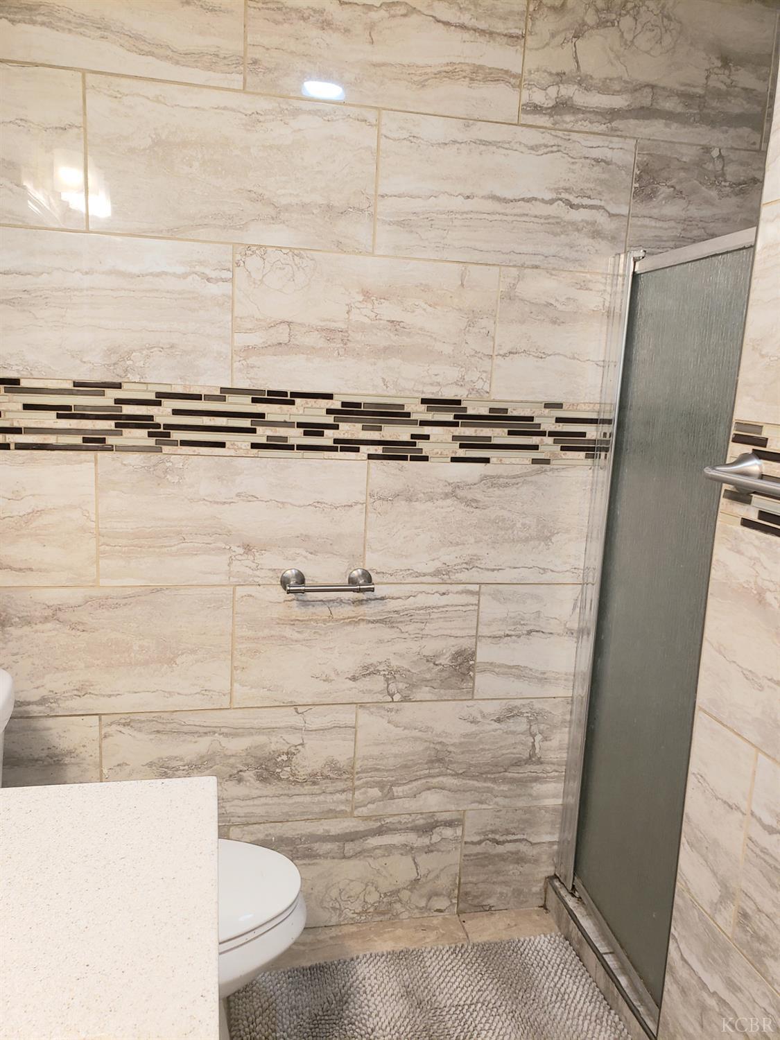 150 W Deodar Ln, Lemoore, CA 93245