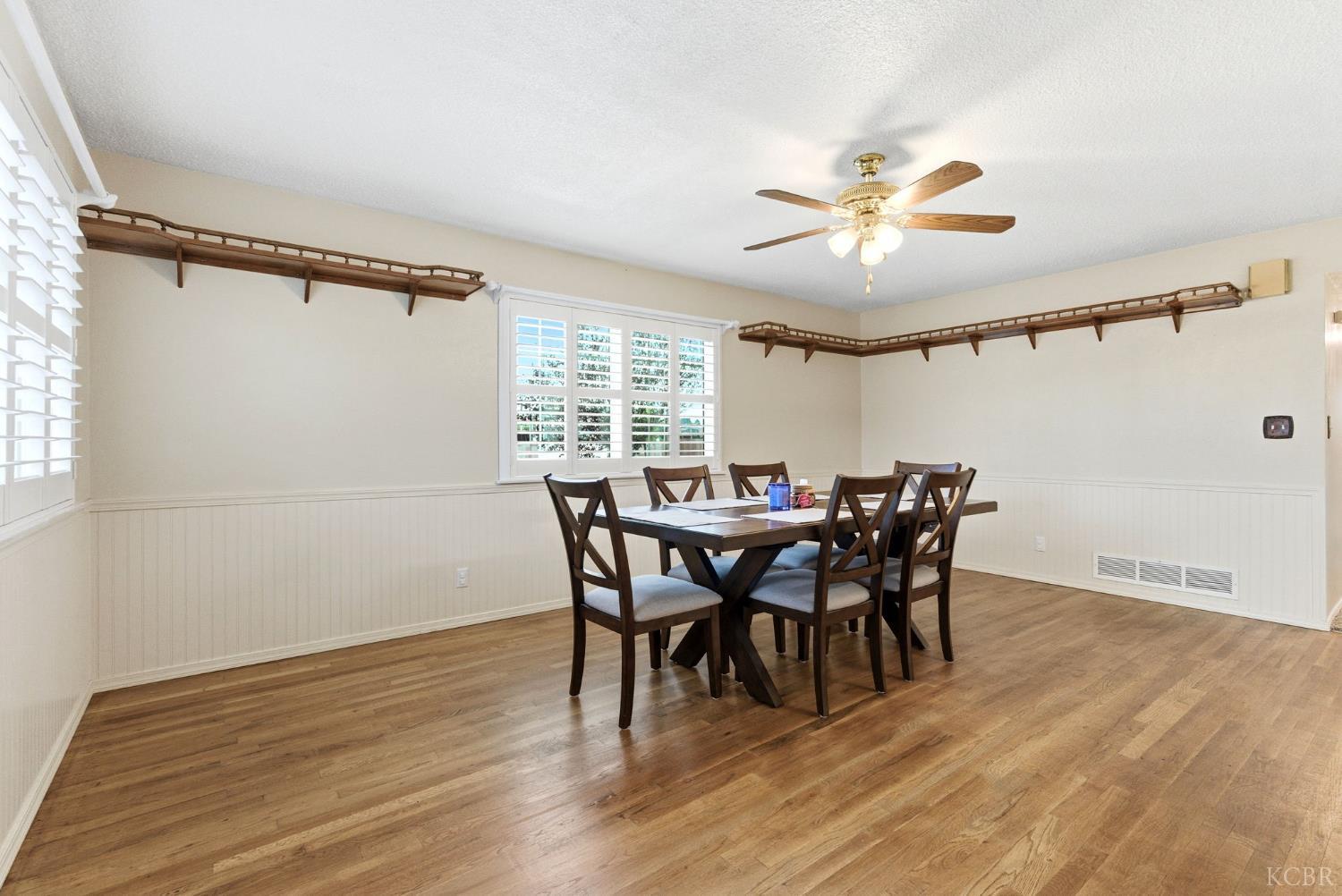 870 Cypress Ct, Lemoore, CA 93245