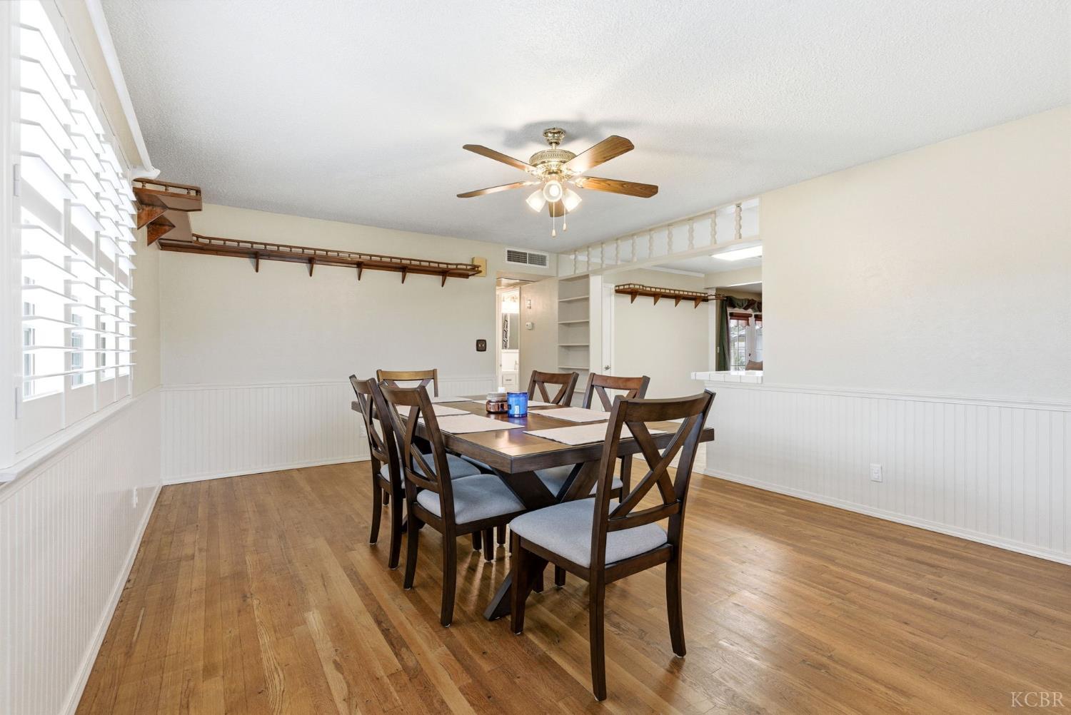 870 Cypress Ct, Lemoore, CA 93245