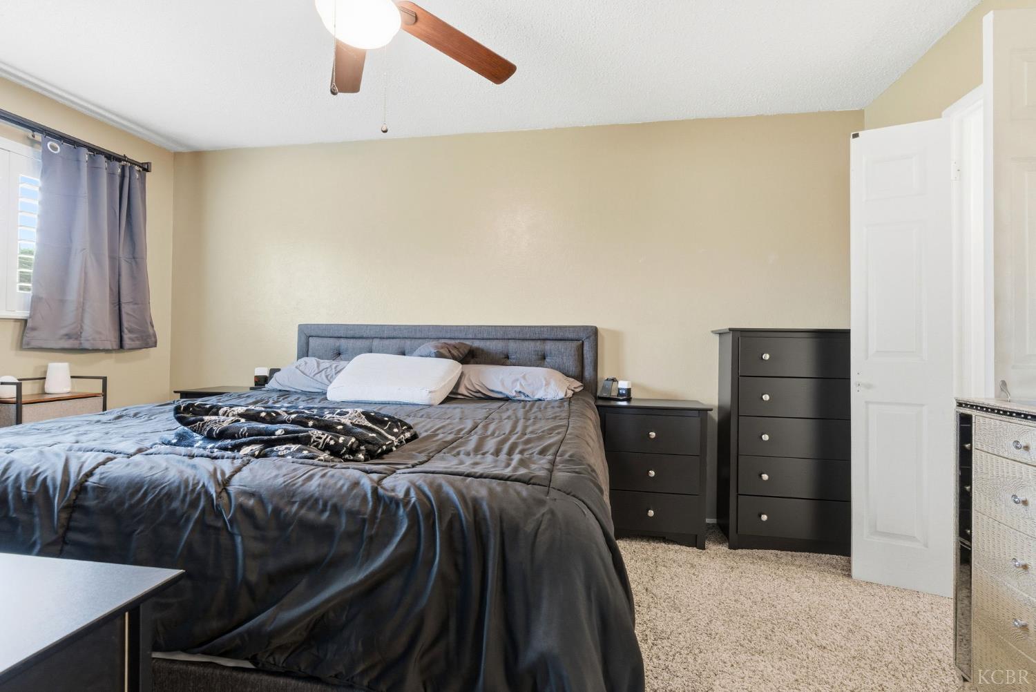 870 Cypress Ct, Lemoore, CA 93245