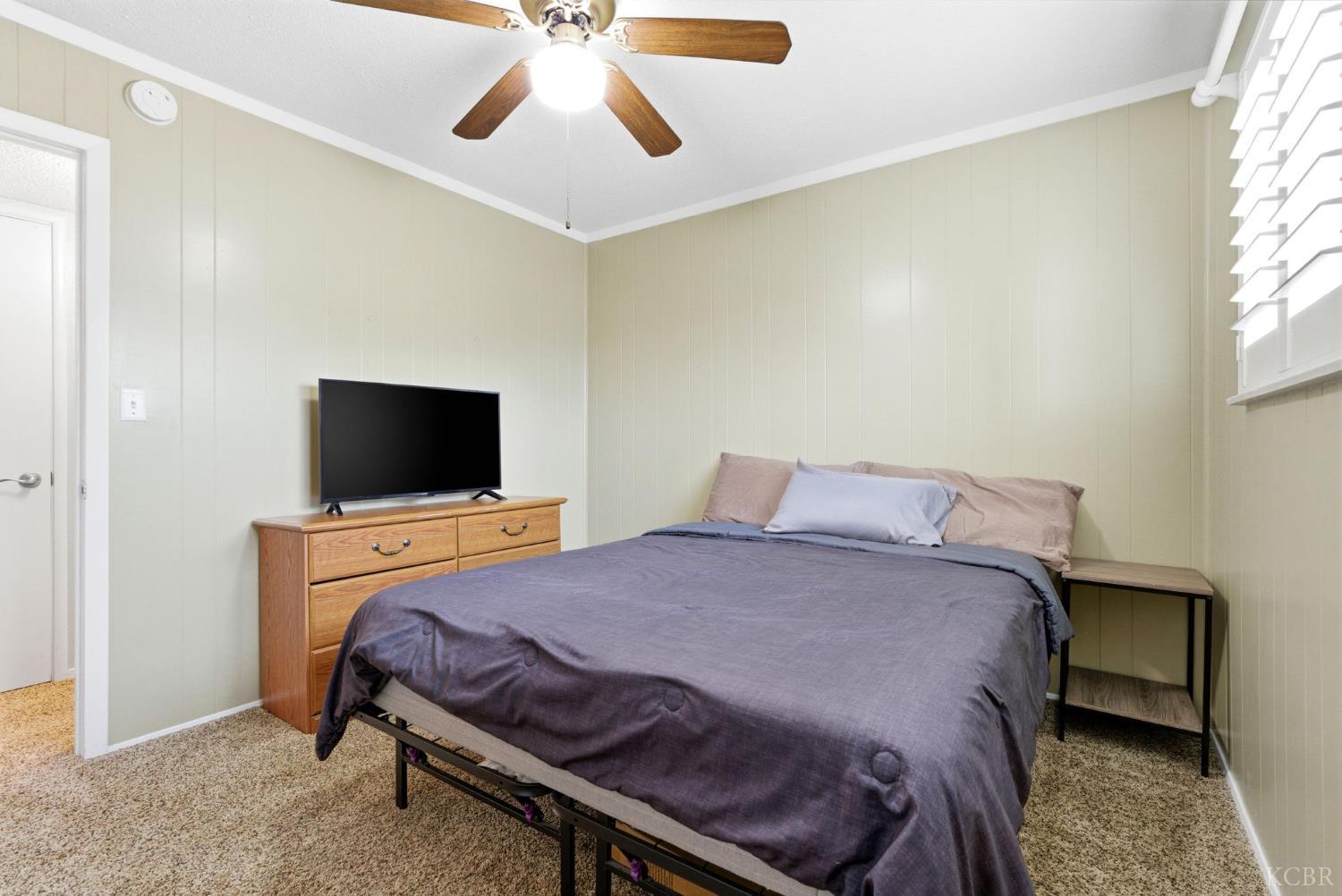 870 Cypress Ct, Lemoore, CA 93245