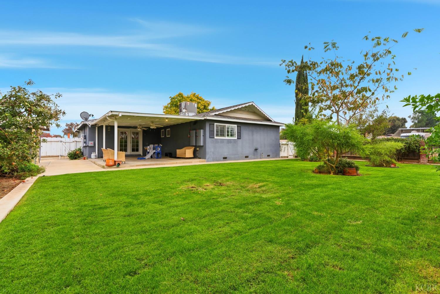 870 Cypress Ct, Lemoore, CA 93245