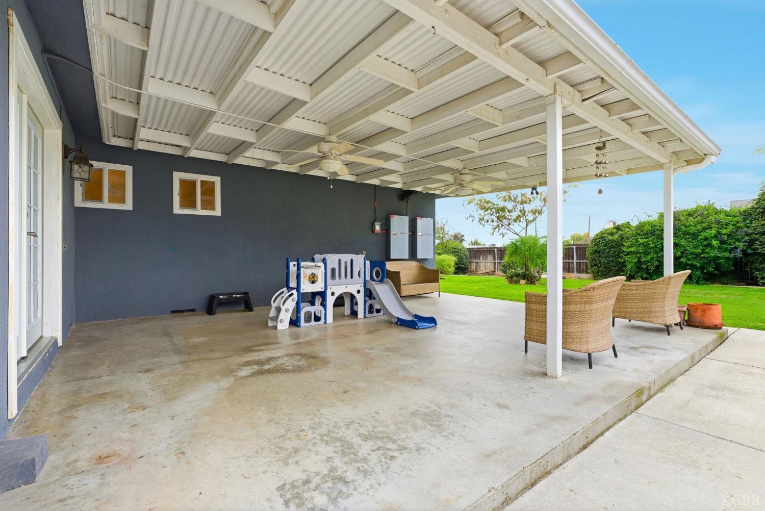 870 Cypress Ct, Lemoore, CA 93245