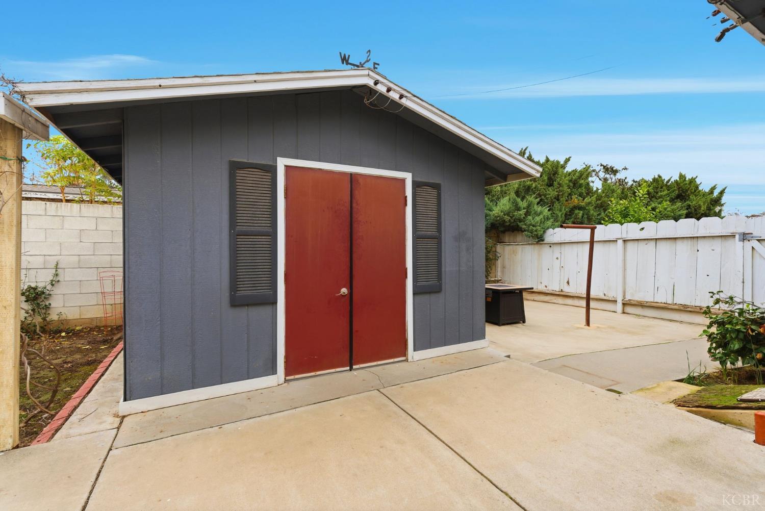 870 Cypress Ct, Lemoore, CA 93245