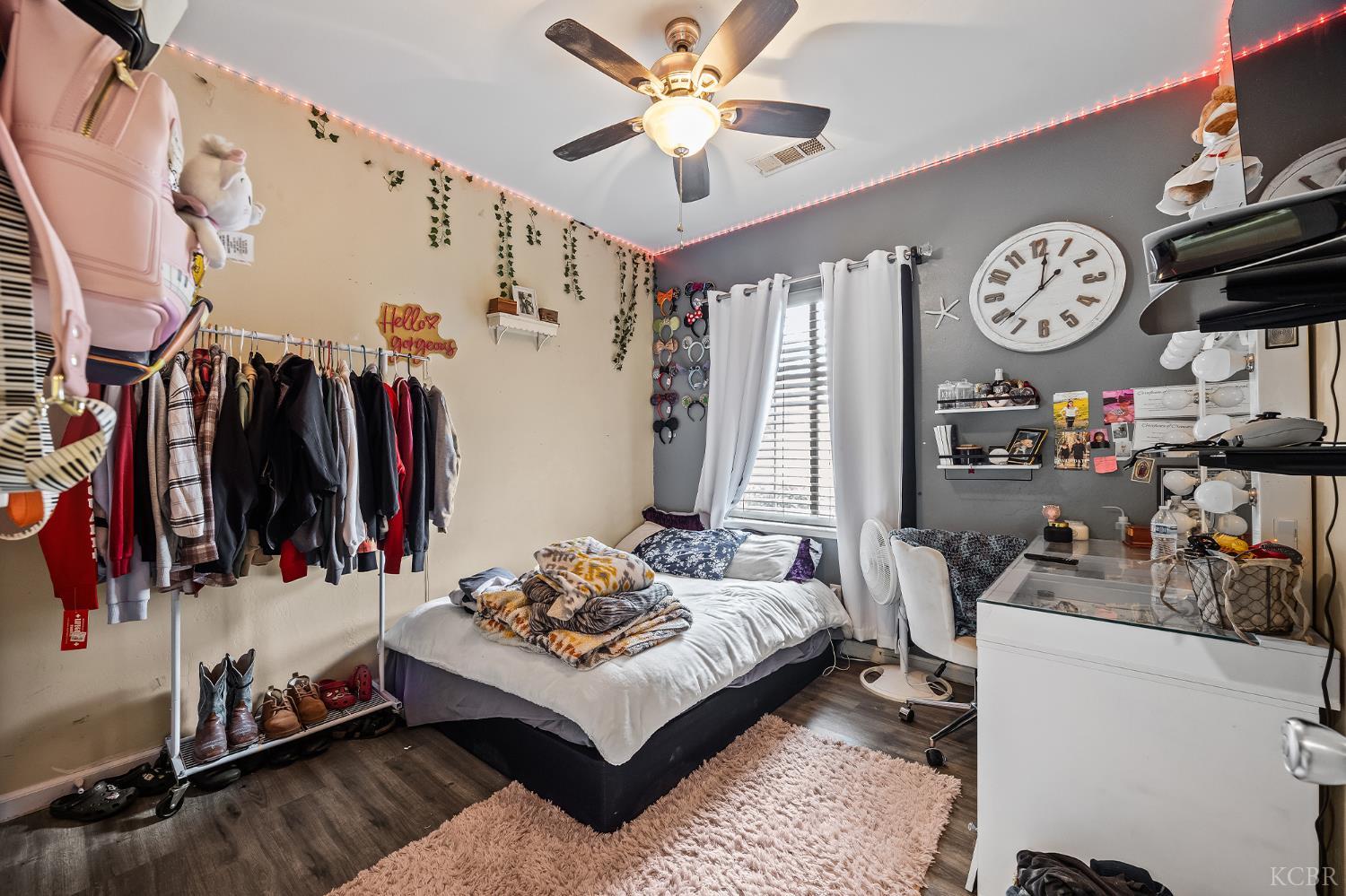 1855 N Virginia Ct, Farmersville, CA 93223