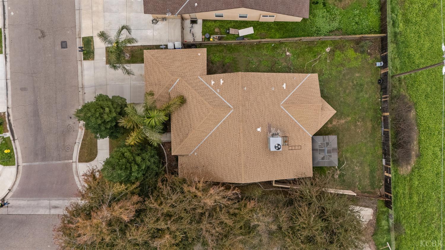 1855 N Virginia Ct, Farmersville, CA 93223