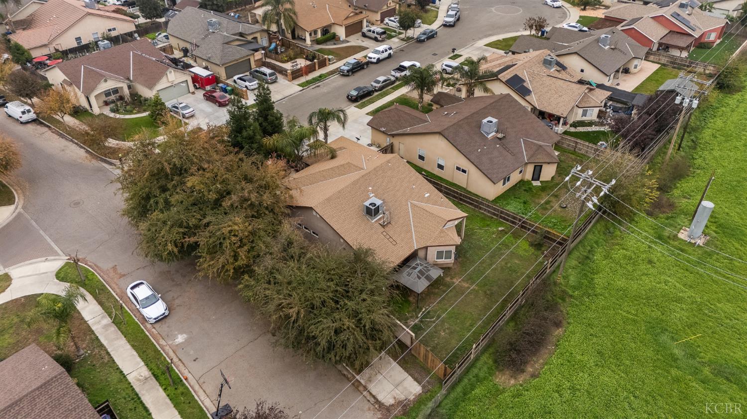 1855 N Virginia Ct, Farmersville, CA 93223