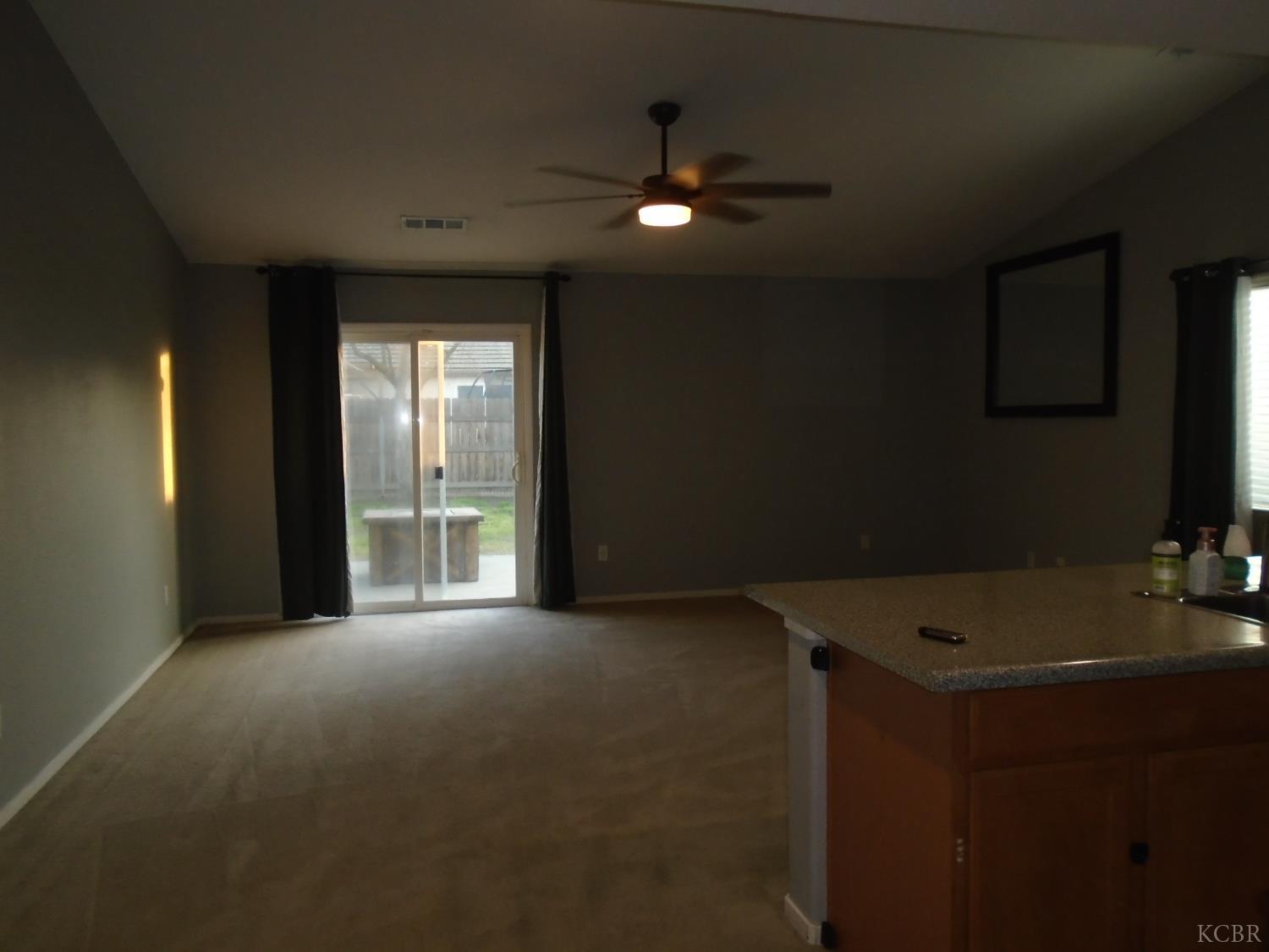 2141 W Hampton Dr, Hanford, CA 93230