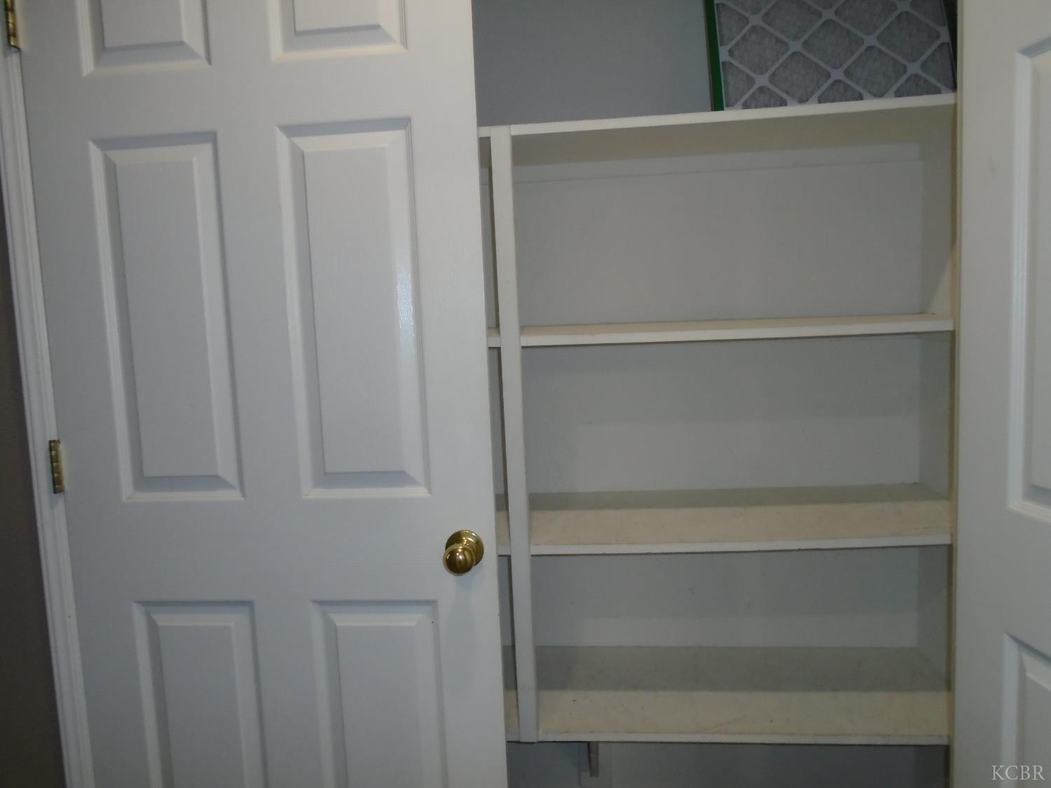 2141 W Hampton Dr, Hanford, CA 93230