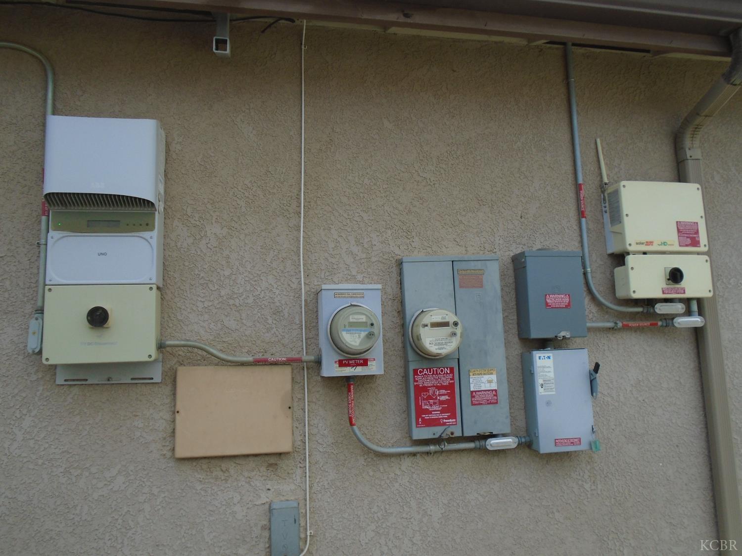 2141 W Hampton Dr, Hanford, CA 93230