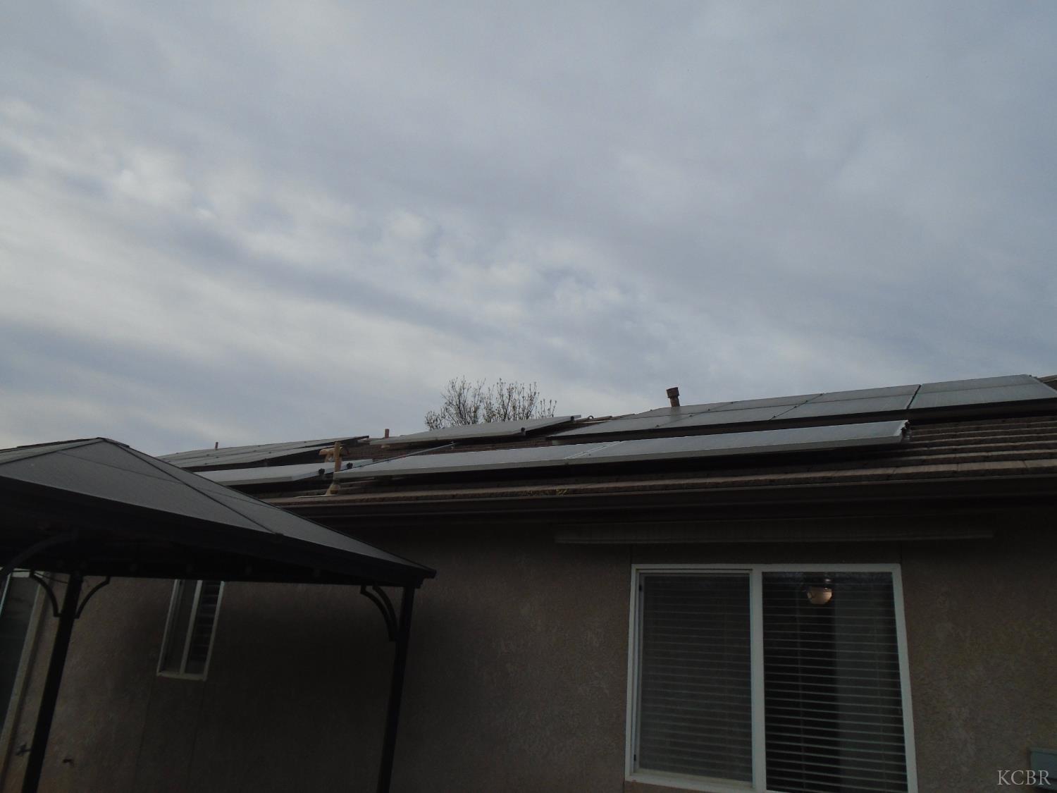 2141 W Hampton Dr, Hanford, CA 93230