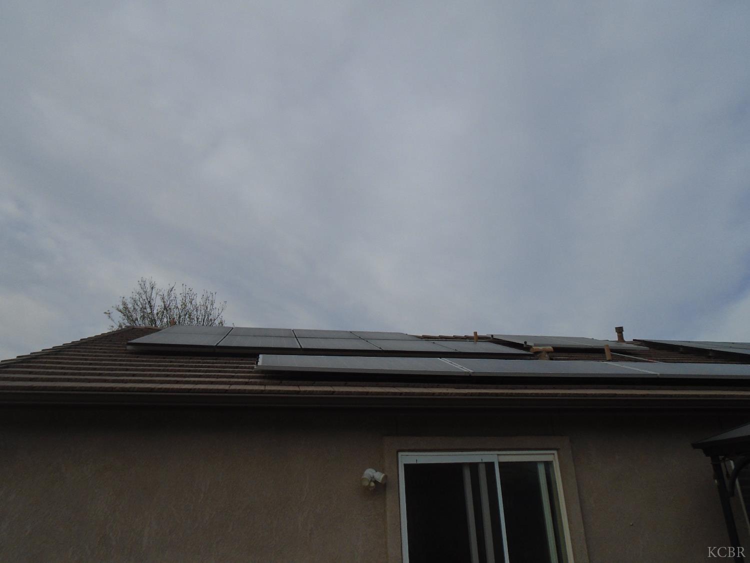 2141 W Hampton Dr, Hanford, CA 93230