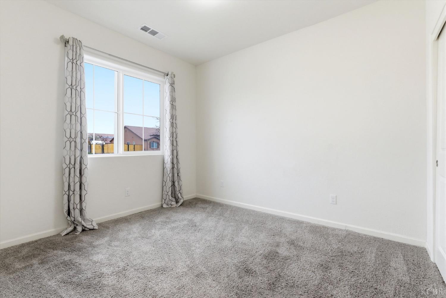 4613 W Payson Ct, Visalia, CA 93291