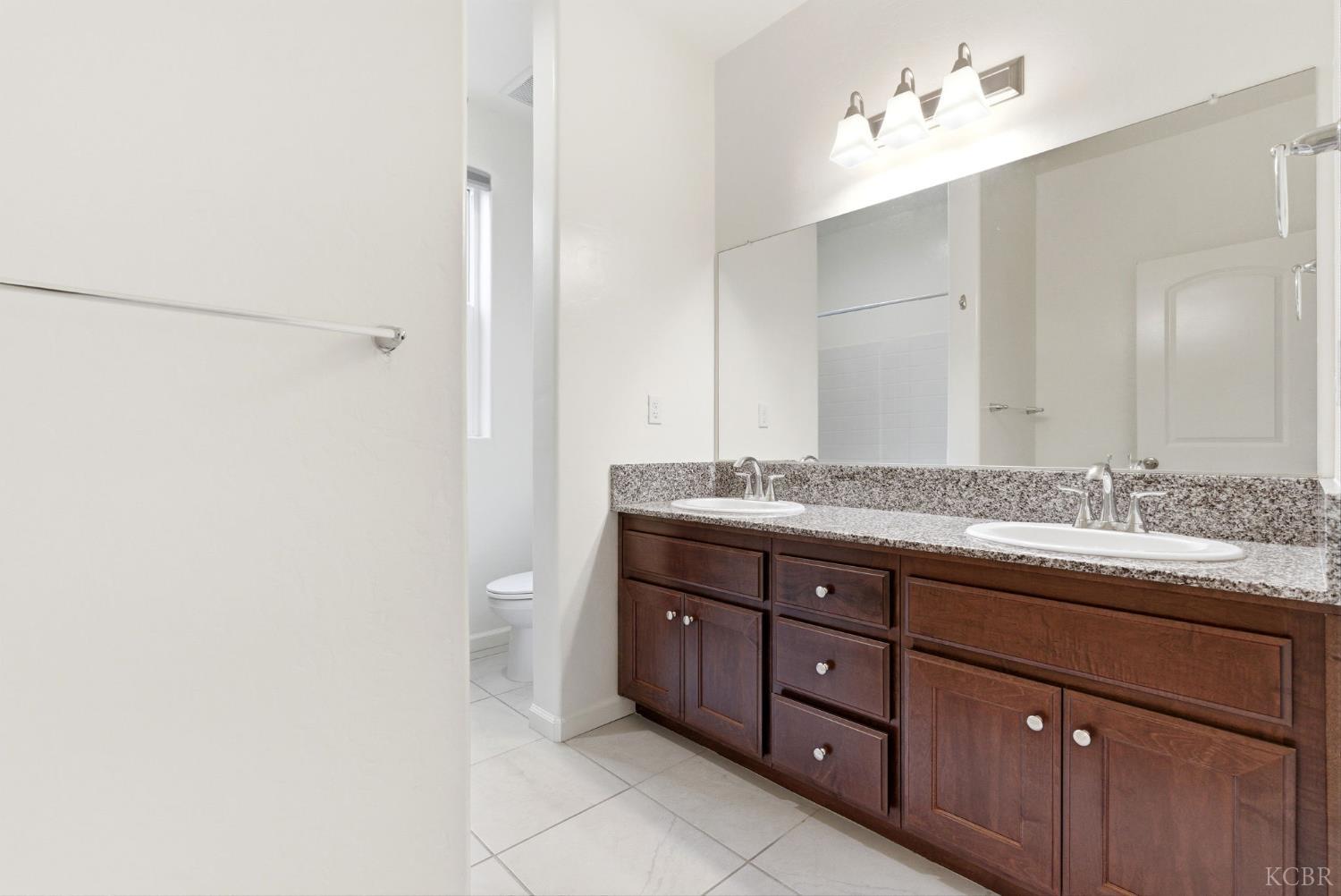 4613 W Payson Ct, Visalia, CA 93291