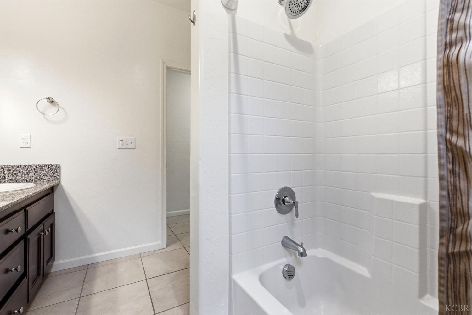 4613 W Payson Ct, Visalia, CA 93291