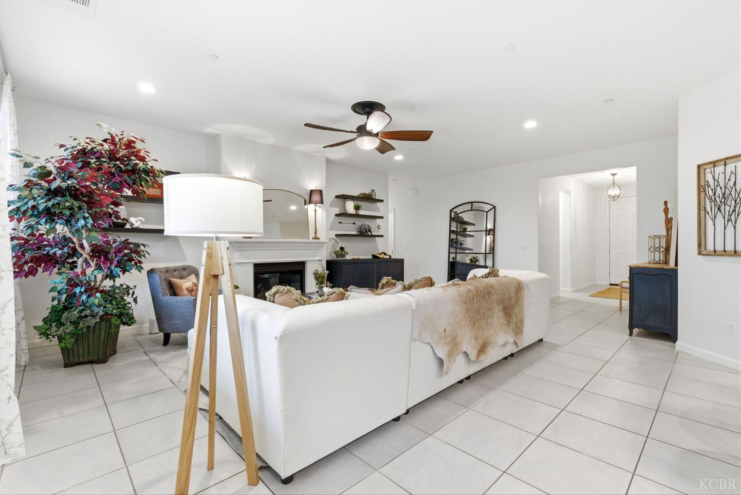 4613 W Payson Ct, Visalia, CA 93291