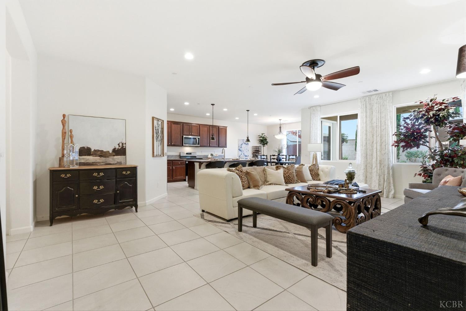 4613 W Payson Ct, Visalia, CA 93291