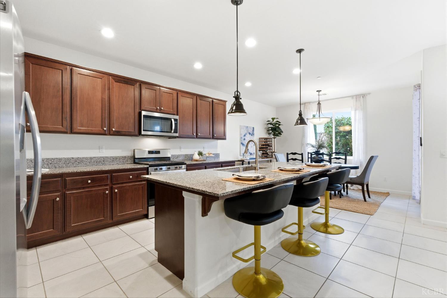 4613 W Payson Ct, Visalia, CA 93291