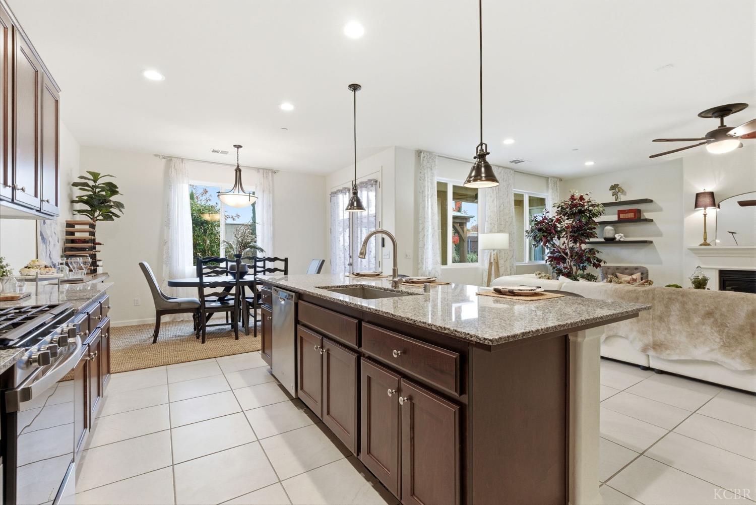 4613 W Payson Ct, Visalia, CA 93291