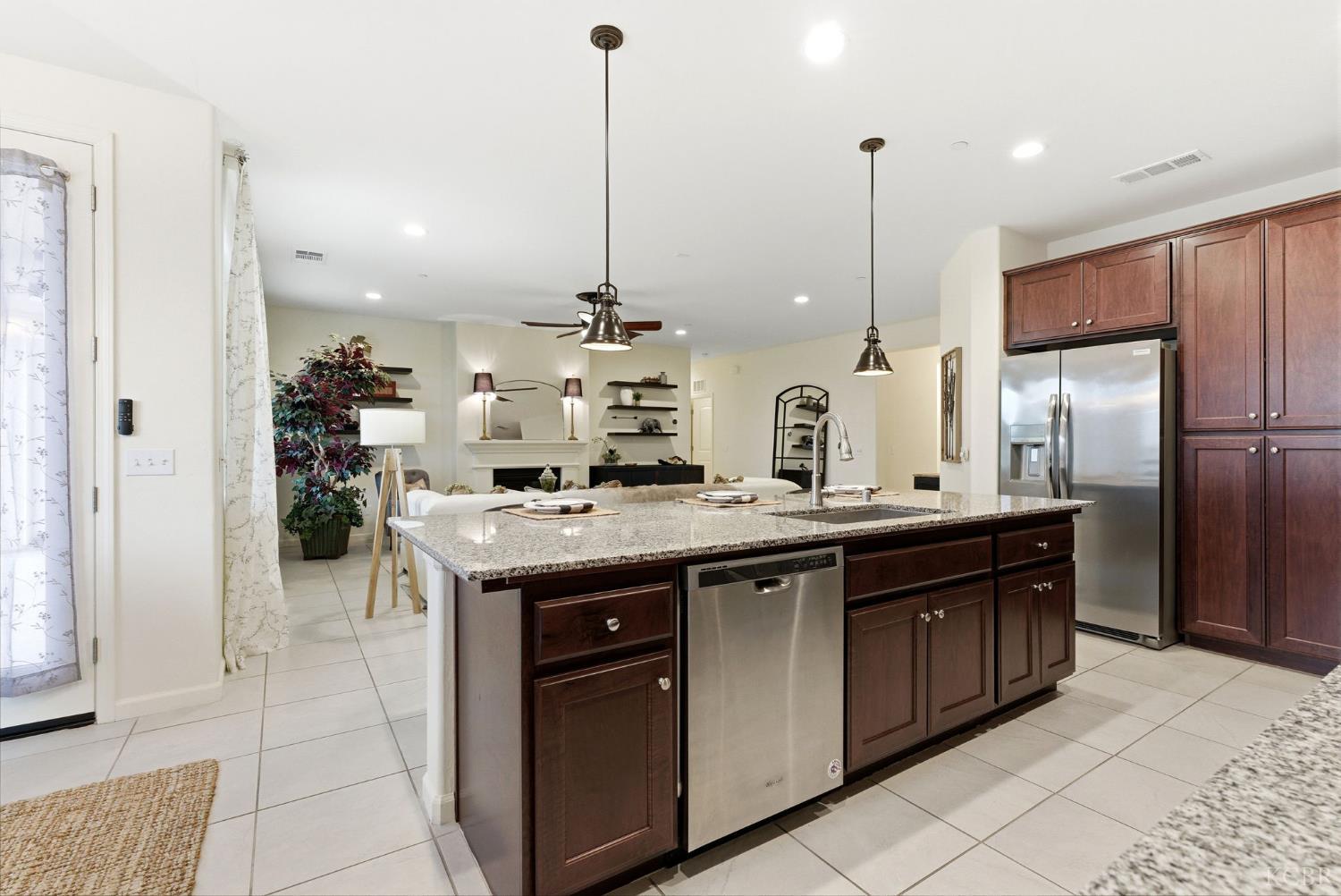 4613 W Payson Ct, Visalia, CA 93291