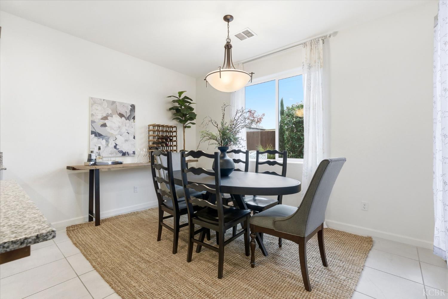 4613 W Payson Ct, Visalia, CA 93291