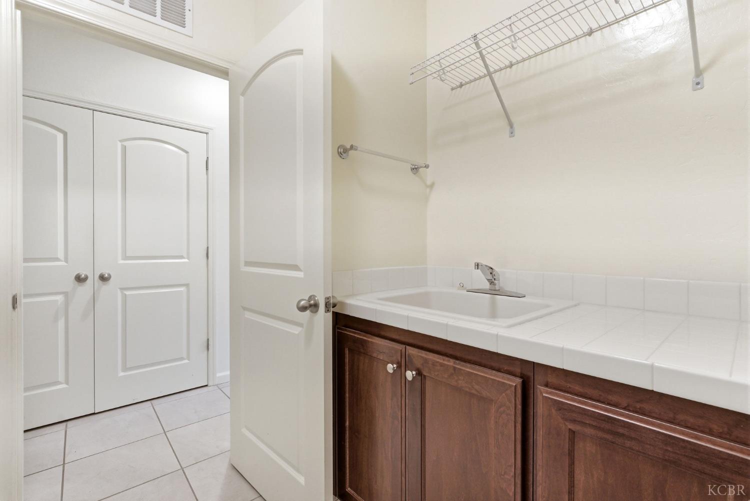 4613 W Payson Ct, Visalia, CA 93291