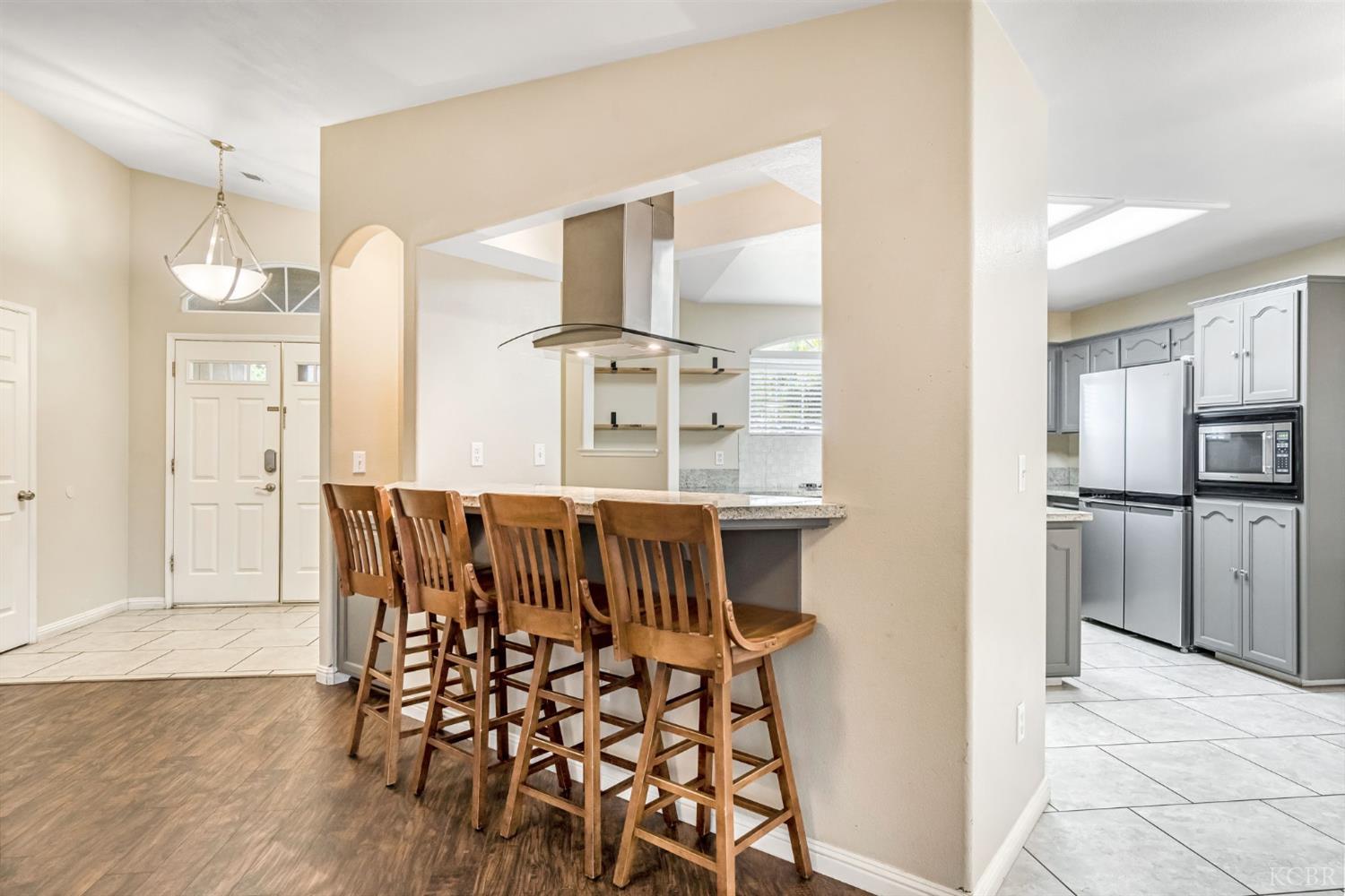 960 Geneva Dr, Lemoore, CA 93245