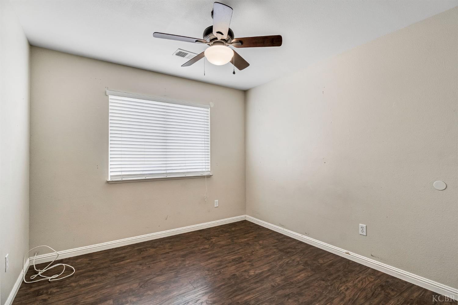 960 Geneva Dr, Lemoore, CA 93245